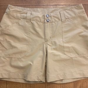 Women's Patagonia Hiking Short - Size 6 - Khaki Ripstop